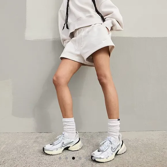 Nike V2K Running Shoe