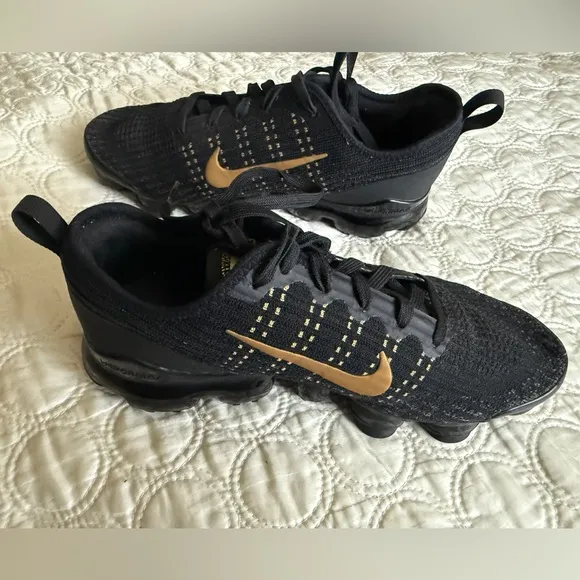 NIKE VAPORMAX FLYKNIT 3 GS Black/Gold Sneakers FK AIR BQ5238-004 Youth 5.5 Y5.5