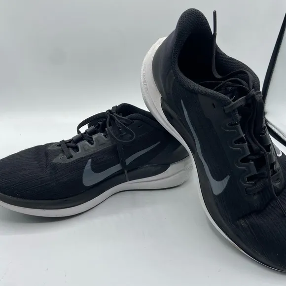 Nike Winflo 9 Black Running Shoes