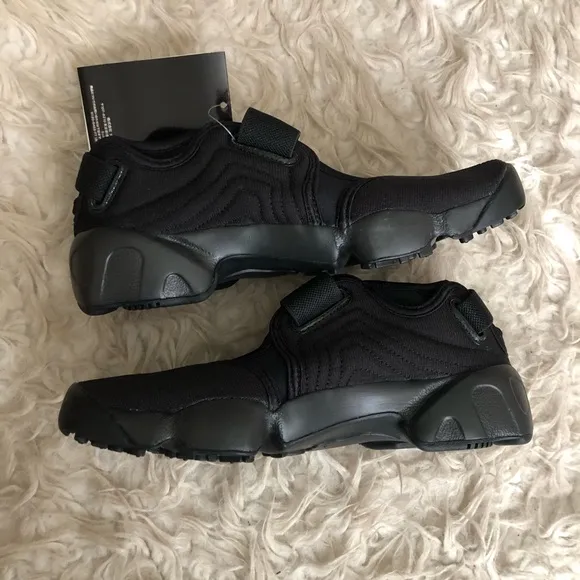 Nike WMNS Air Rift Triple Black TABI Shoes Sneaker HF5389-001 New W/box Japan
