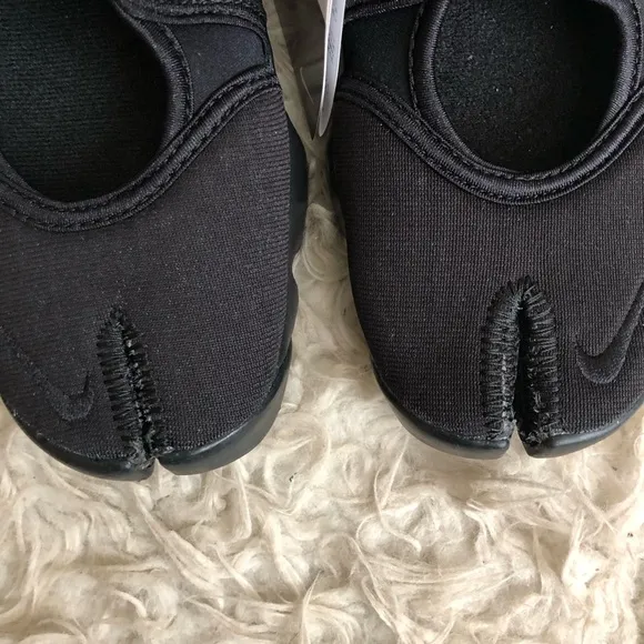 Nike WMNS Air Rift Triple Black TABI Shoes Sneaker HF5389-001 New W/box Japan