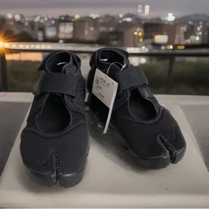 Nike WMNS Air Rift Triple Black TABI Shoes Sneaker HF5389-001 New W/box Japan