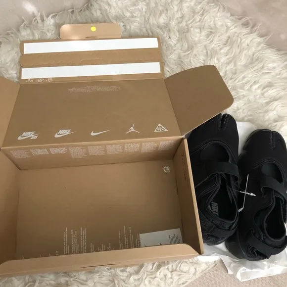Nike WMNS Air Rift Triple Black TABI Shoes Sneaker HF5389-001 New W/box Japan