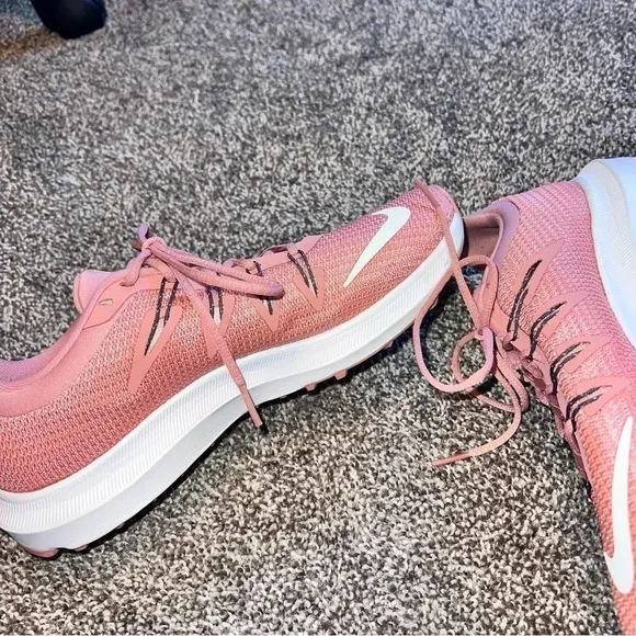 Nike Womens Quest Rust Pink Shoes Size 8