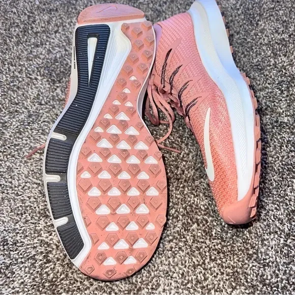 Nike Womens Quest Rust Pink Shoes Size 8
