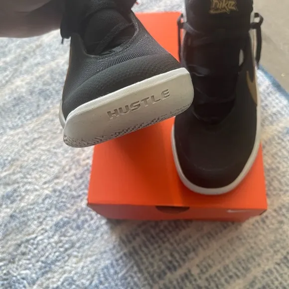Nike Youth Black and Gold Sneakers 7Y