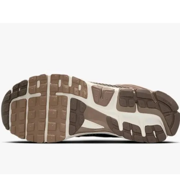 Nike Zoom Vomero 5 Running Sneaker Shoes Men’s Size 13‎