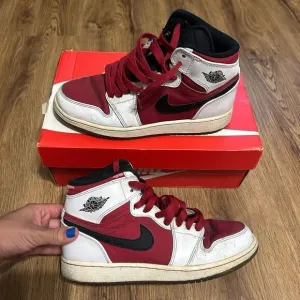 NIKE air jordan 1 retro carmine mid top shoes sneakers size 4.5Y