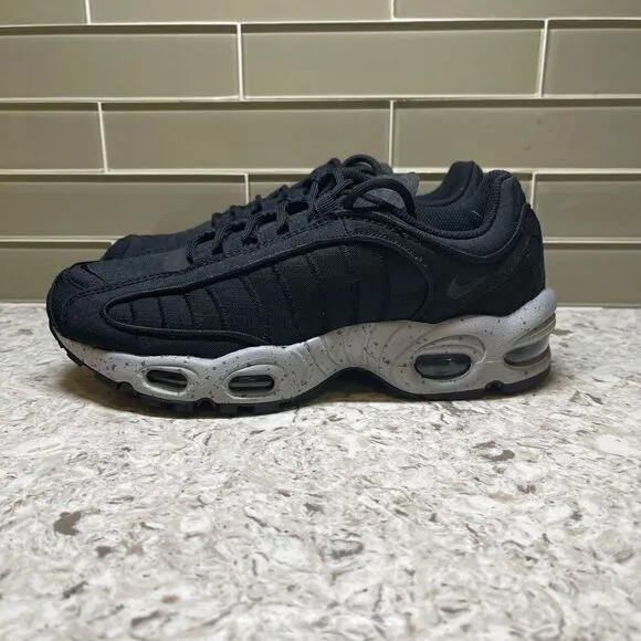 Nike Air Max Tailwind 4 Running Shoes