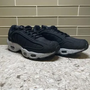 Nike Air Max Tailwind 4 Running Shoes