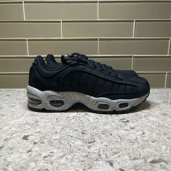 Nike Air Max Tailwind 4 Running Shoes