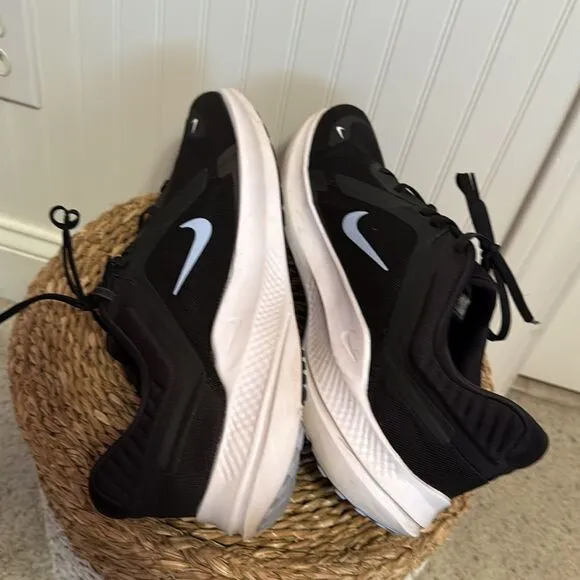Nike Men's Quest 5 Road Running Shoe - 13 - Great Condition