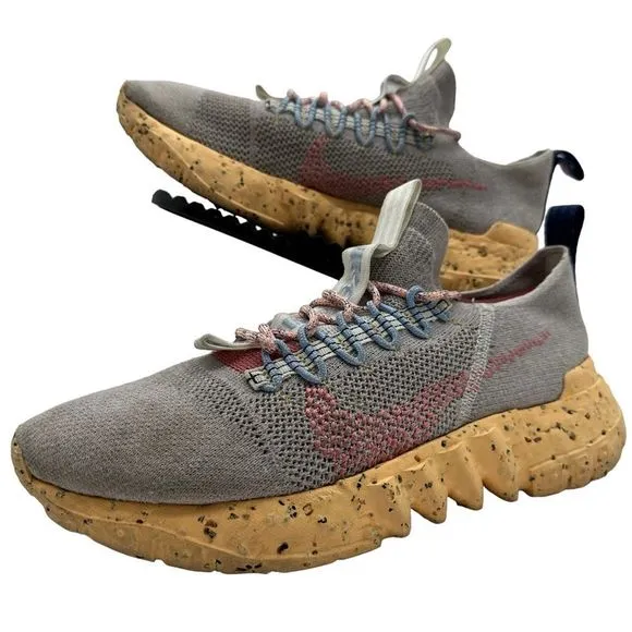 Nike Space Hippie 01 Mens 10 Melon Tint Flyknit Running Shoes Sneaker DJ3056-003