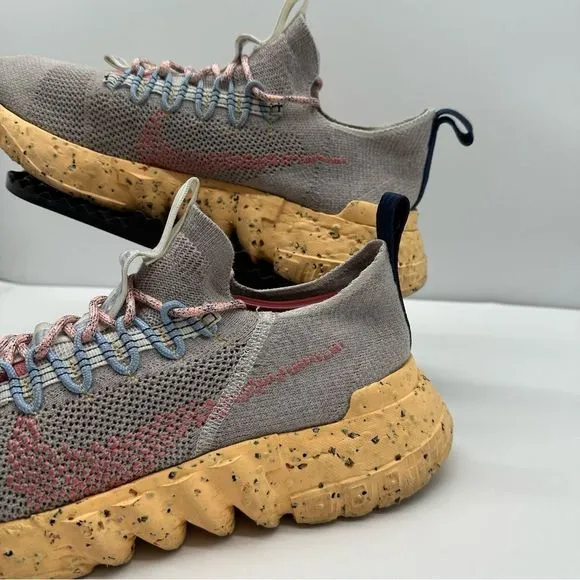 Nike Space Hippie 01 Mens 10 Melon Tint Flyknit Running Shoes Sneaker DJ3056-003