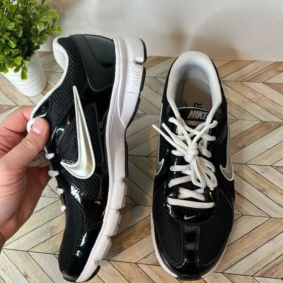 Nike | women black athletic sneakers air