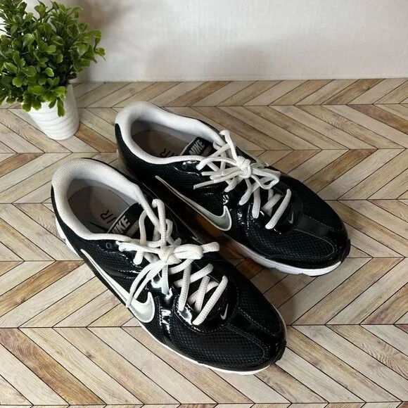Nike | women black athletic sneakers air