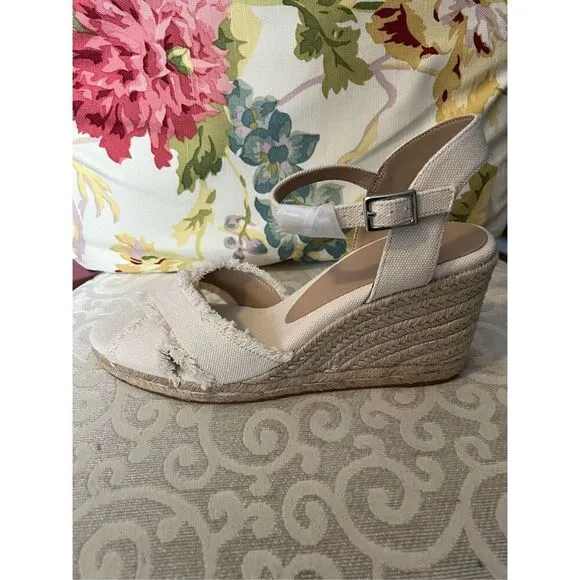 NWOB Aldo Women's Size EU 40 US 10 White Open Toe Wedge Shoes Crossover Strap
