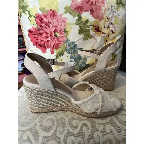 NWOB Aldo Women's Size EU 40 US 10 White Open Toe Wedge Shoes Crossover Strap
