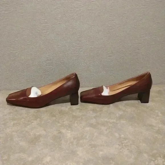 NWOT Chiko's Daisy Square Toe, Block Heels, loafers, shoes size 6