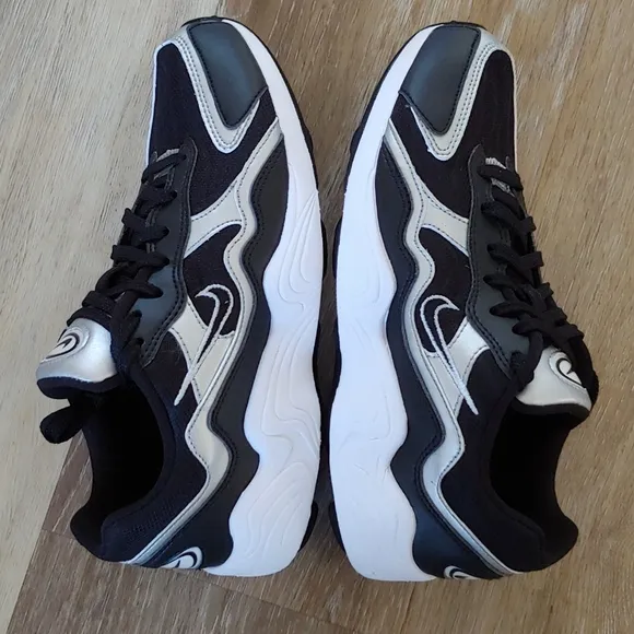 NWOT Nike Air Zoom Alpha 1996 Retro Running Shoes