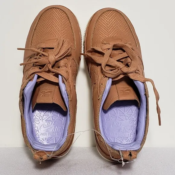 ⤵️NWOT NIKE Women's Force 1 sneakers size6