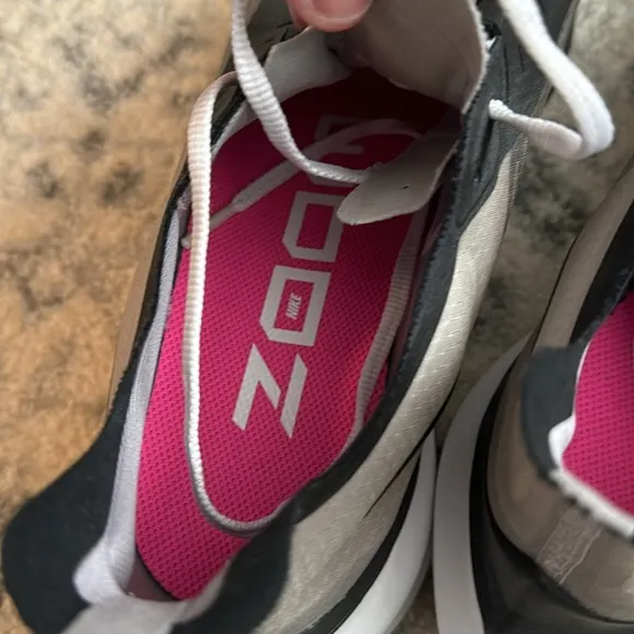 NWOT Nike Zoom Running Shoes Mens 15