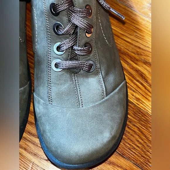 NWOT Waldlaufer Dana Holma Sneakers Shoes Gray Nubuck Lace Up Low Heel Size 8