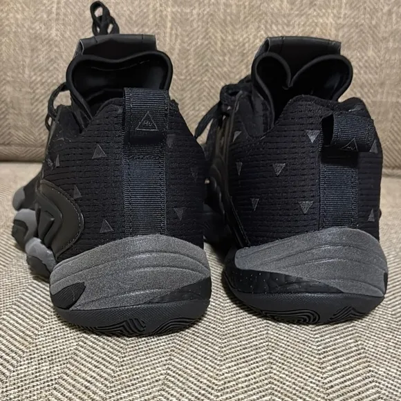 NWT Adidas Crazy BYW 2.0 Basketball Triple Black Sneakers/Shoes GX0043 Size 7