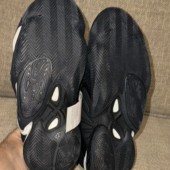 NWT Adidas Crazy BYW 2.0 Basketball Triple Black Sneakers/Shoes GX0043 Size 7