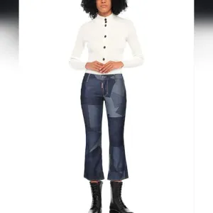 NWT DSquared2 Bell Bottom Patch Crop Jeans Blue Size 36