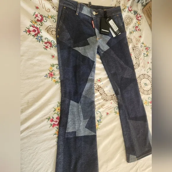 NWT DSquared2 Bell Bottom Patch Crop Jeans Blue Size 36