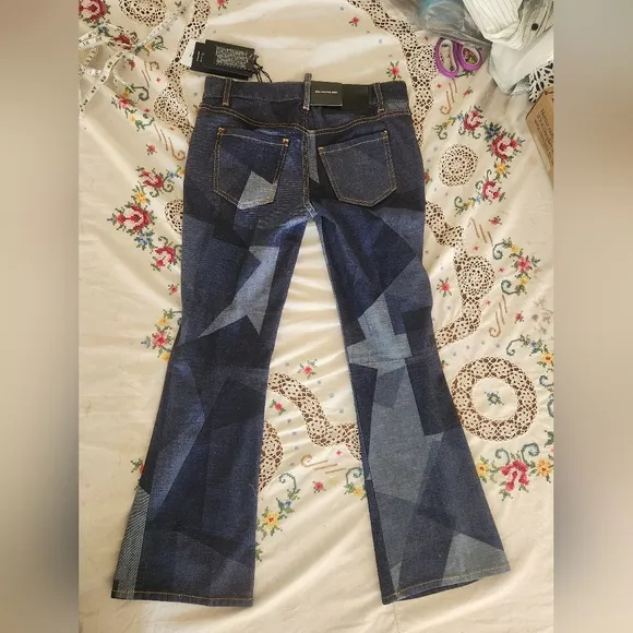 NWT DSquared2 Bell Bottom Patch Crop Jeans Blue Size 36