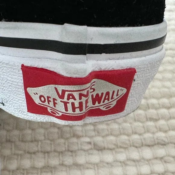 NWT VANS x Disney 100 Black &amp; White Mickey Mouse Shoes Sneakers - Boys Size 1
