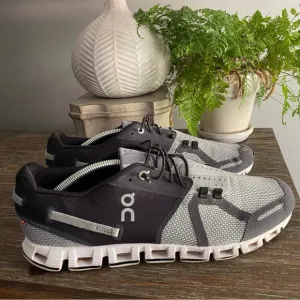 OC On Cloud Men’s 11.5 Running Athletic Running Sneakers Shoes Black Gray