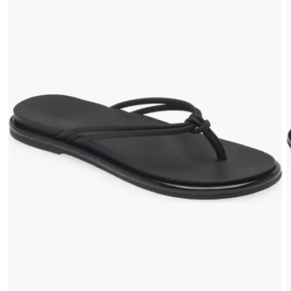 OluKai Black  aka flip flop Sandal