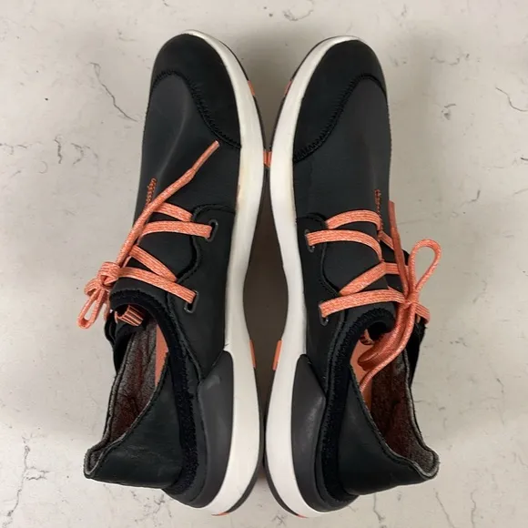 OLUKAI MIKI LI SHOES - WOMEN'S PAVEMENT/BLACK 8
