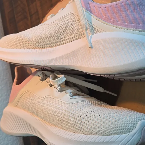 OLUKAI Sneakers Womens Size 8.5W White Pink Island Hopper Athletic Comfort Shoes