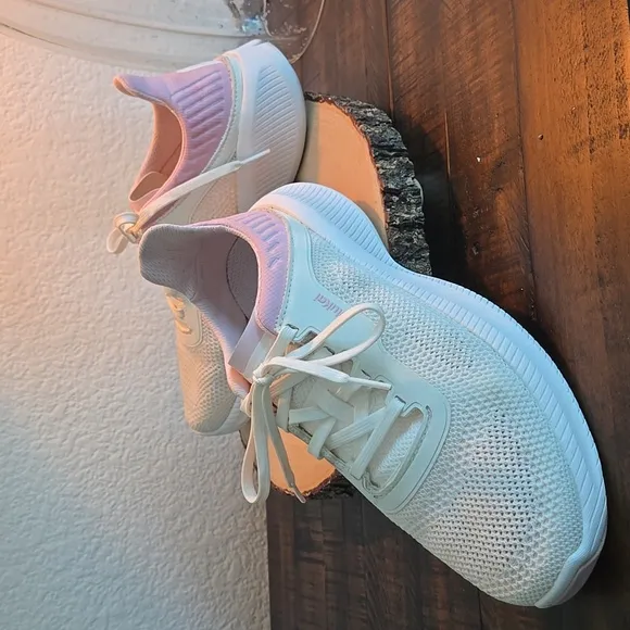 OLUKAI Sneakers Womens Size 8.5W White Pink Island Hopper Athletic Comfort Shoes