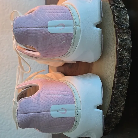 OLUKAI Sneakers Womens Size 8.5W White Pink Island Hopper Athletic Comfort Shoes
