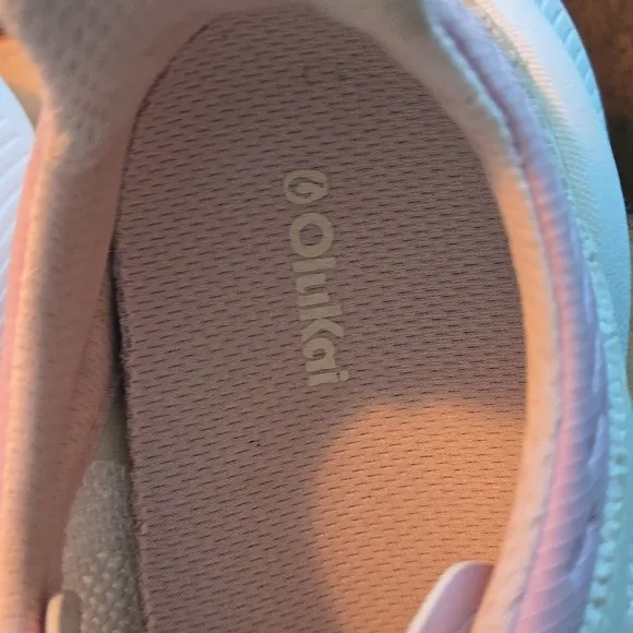 OLUKAI Sneakers Womens Size 8.5W White Pink Island Hopper Athletic Comfort Shoes