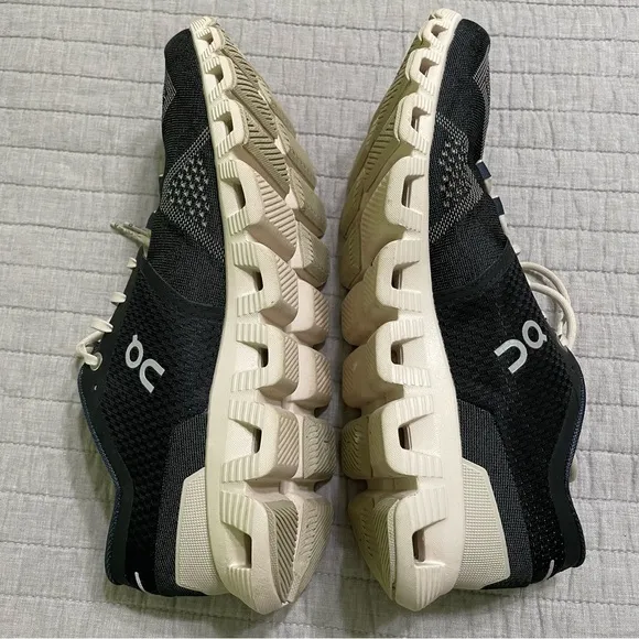 On Cloud X Helion Cloudtec Women’s 10 Black White Cream Shoes Running Athletic