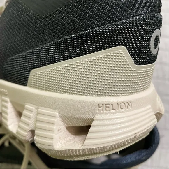 On Cloud X Helion Cloudtec Women’s 10 Black White Cream Shoes Running Athletic