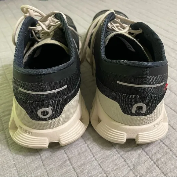 On Cloud X Helion Cloudtec Women’s 10 Black White Cream Shoes Running Athletic
