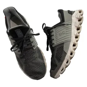 On Cloudswift Running Sneakers in Black Grey