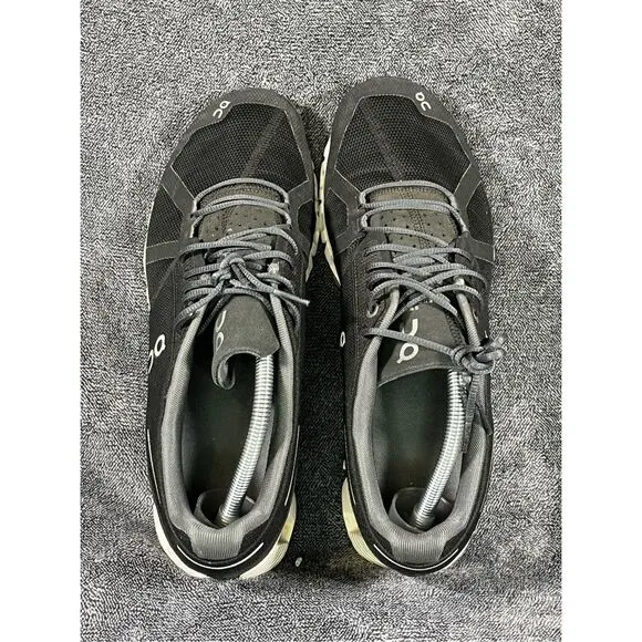 On Men’s Cloud, Black/White Running Shoe, Size 11