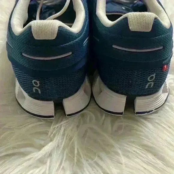 On running woman’s shoes