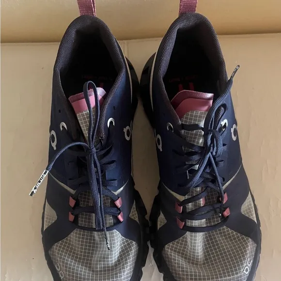 On Running Women's Navy and Pink Running Shoes size 7 W