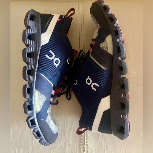 On Running Women's Navy and Pink Running Shoes size 7 W