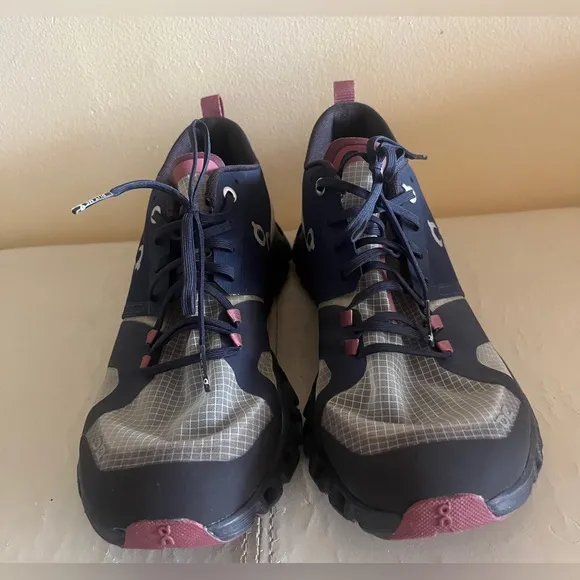 On Running Women's Navy and Pink Running Shoes size 7 W