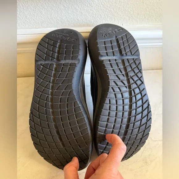 OOFOS Oomy Stride Shoes